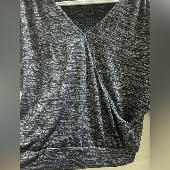 Gap wrap style long sleeve top - Picture 6 of 7